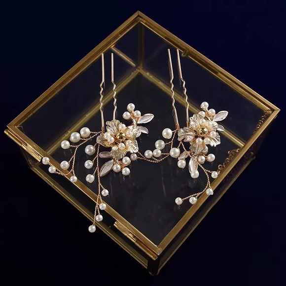 Anthropologie Accessories - Anthropologie Pearl Gold Wire Hair 1-Pin Accessories Updo Clip On 1pcs